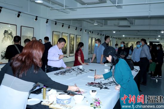 中泰藝術家書畫精品聯展在廈門集美舉行。