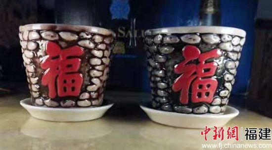  參展作品以瓷器為主，展品形態多樣，緊緊圍繞“?！钡闹黝}。