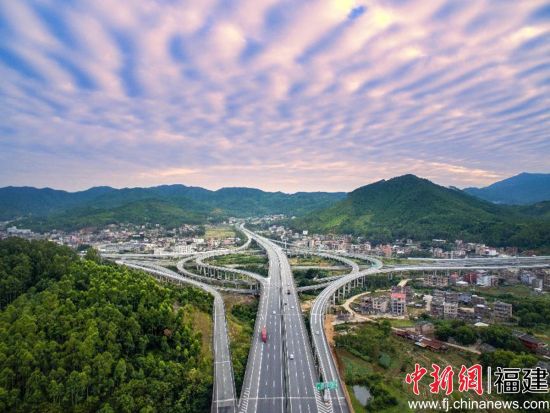 圖為沈海高速公路復線南安亭川互通。