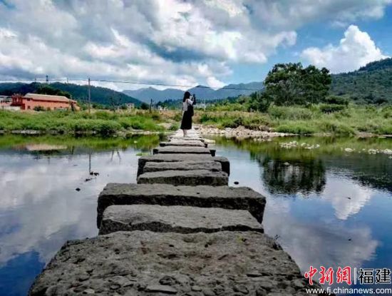 圖為東門河景區。