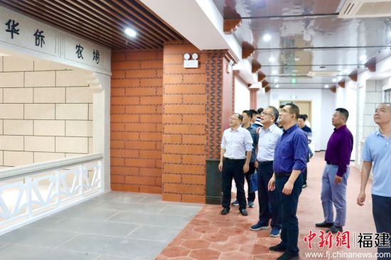  考察正在籌建、共建的東湖塘華僑農場場史館。吳允杰 攝