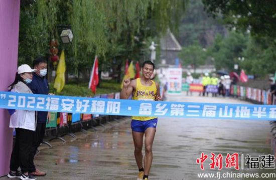 比賽選手參賽現場。