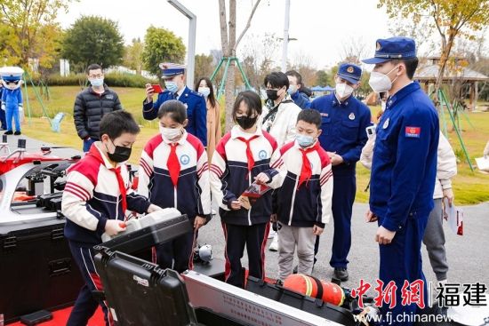 圖為小朋友們正身臨其境參與場景互動。福建省應急管理廳供圖