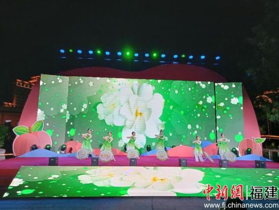 　　圖為舞蹈《茉莉花開下?！?。 林敏 攝