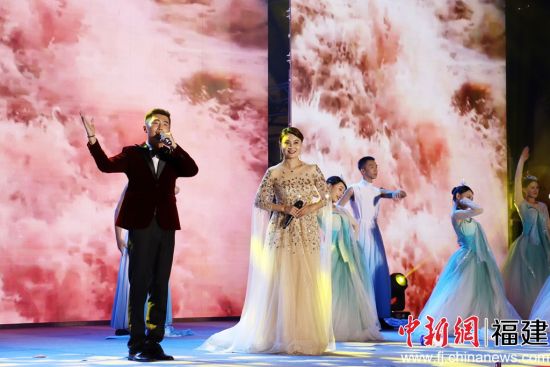 　　男女合唱《這是我們的美好家園》。林榕生 攝