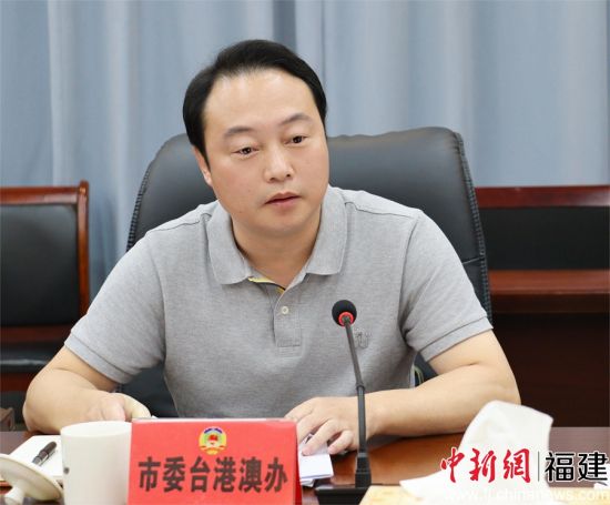 　　寧德市委臺港澳辦主任鄭鐵軍發言。 林榕生 攝