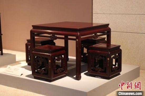 華僑藝術家陳玉樹作品《同夢》。受訪者供圖